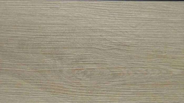 ارضيات SPC خشبية موديل SPC-2206 من Ever Floor بلون رمادي أنيق، مقاومة للماء والخدوش، مثالية للمنازل والمكاتب. مقاس 122x18.1 سم، جودة عالية وصناعة صينية.