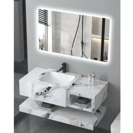 مغسلة حمام فاخرة من البورسلين بتصميم رخامي أبيض أنيق، مزودة بحوض إيمـاك ومرآة بإضاءة LED عصرية. تضيف لمسة راقية للحمامات الفاخرة، مقاس 80 سم لتناسب مختلف المساحات.