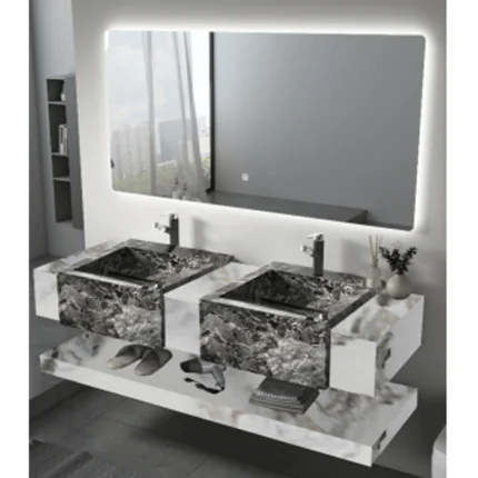 مغسلة بورسلين رخامي بحوضين مربعين، مقاس 120 سم، تصميم عصري باللون الأبيض مع مراية LED، إضافة مثالية للحمامات الفاخرة.