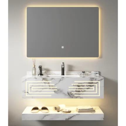 مغسلة بحوض واحد، مقاس 80 سم، تصميم رخامي أبيض مع إضاءة LED في الدرج الأمامي والمراية، لمسة أنيقة للحمامات الفاخرة.